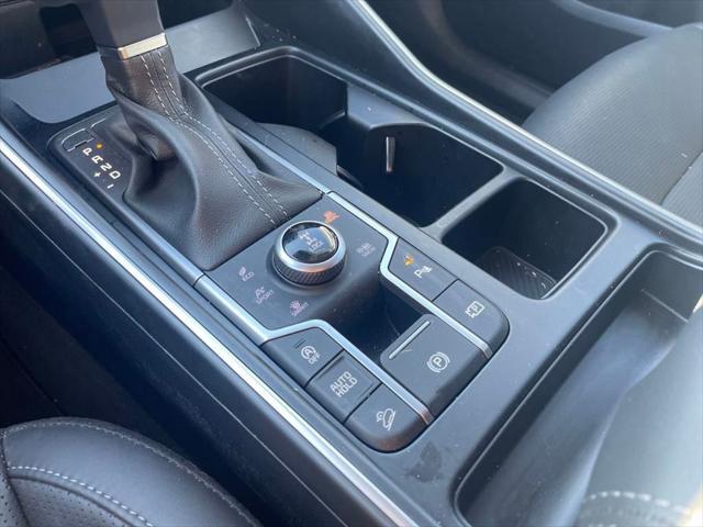 used 2025 Kia Sorento car, priced at $36,903