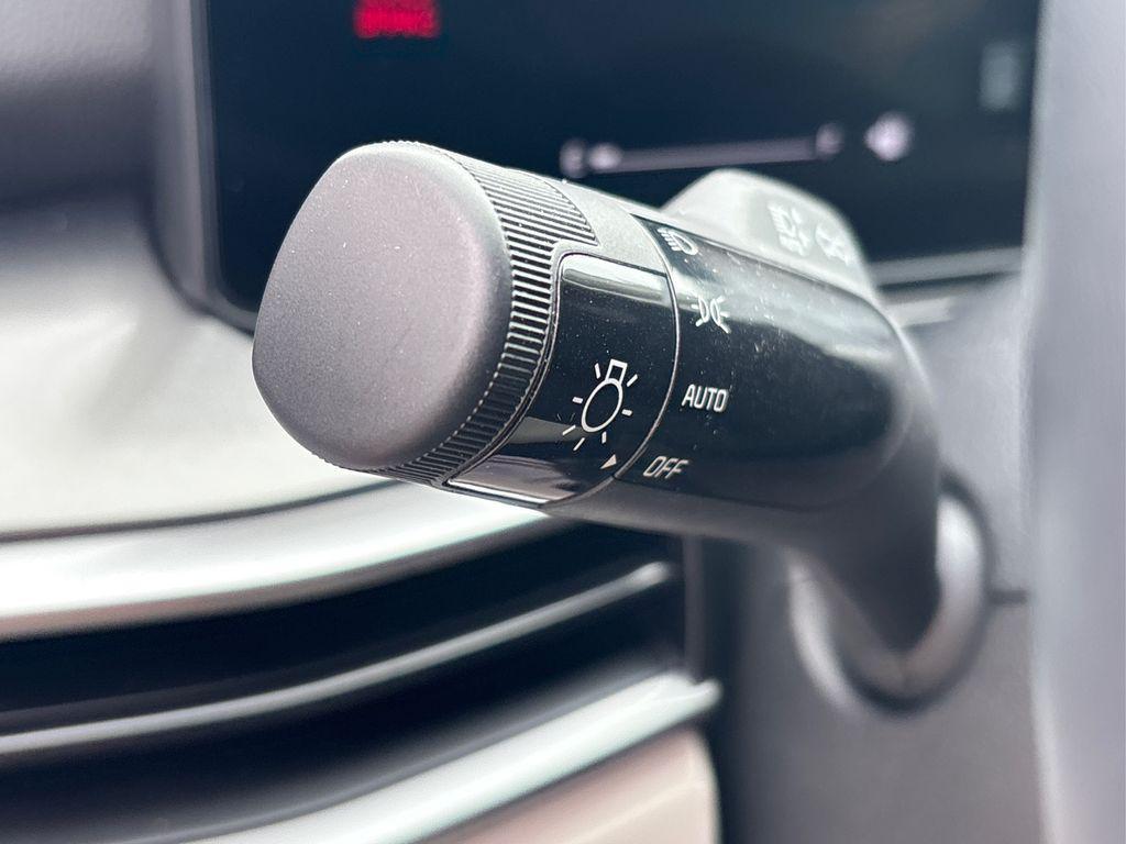 used 2025 Kia Sorento car, priced at $33,342