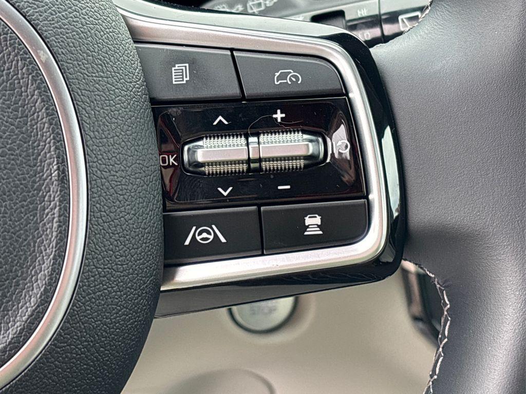 used 2025 Kia Sorento car, priced at $33,342