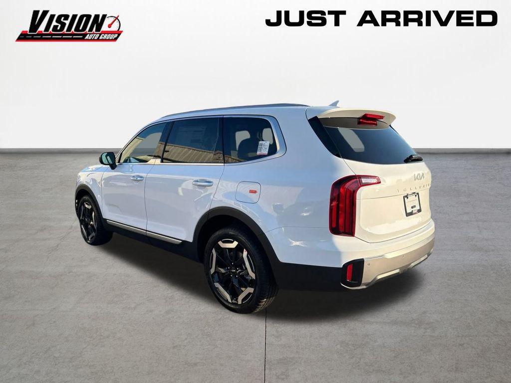 new 2025 Kia Telluride car, priced at $43,205