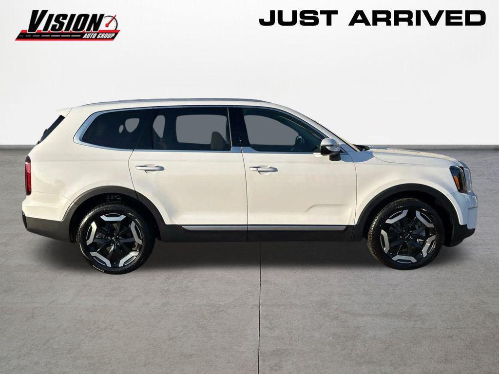 new 2025 Kia Telluride car, priced at $43,205