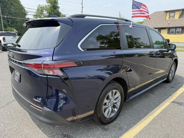 used 2022 Toyota Sienna car, priced at $30,952
