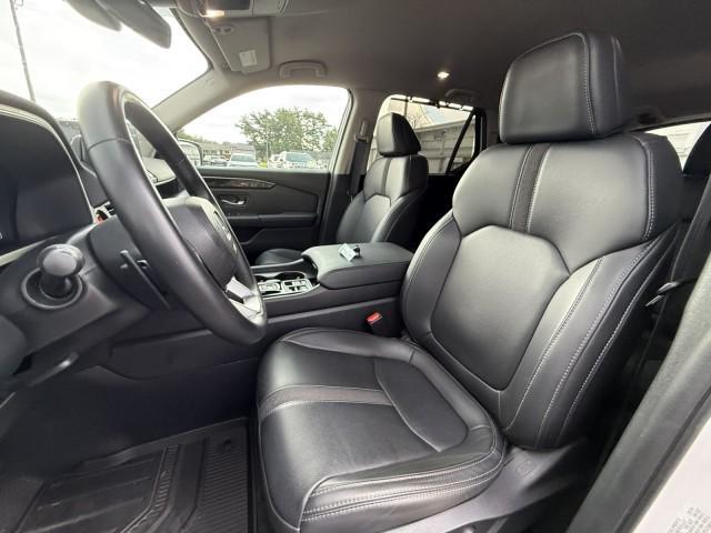 used 2025 Honda Pilot car, priced at $35,933