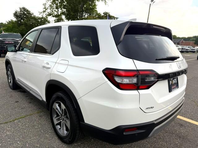 used 2025 Honda Pilot car, priced at $35,933