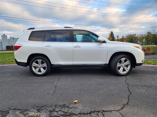 used 2013 Toyota Highlander car, priced at $12,196