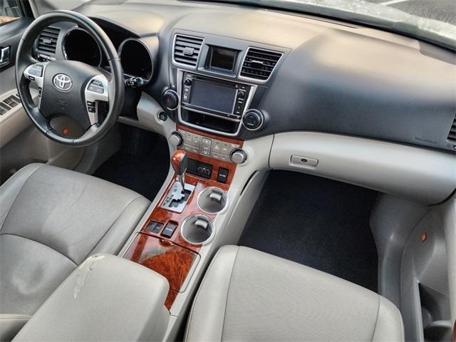 used 2013 Toyota Highlander car, priced at $12,196