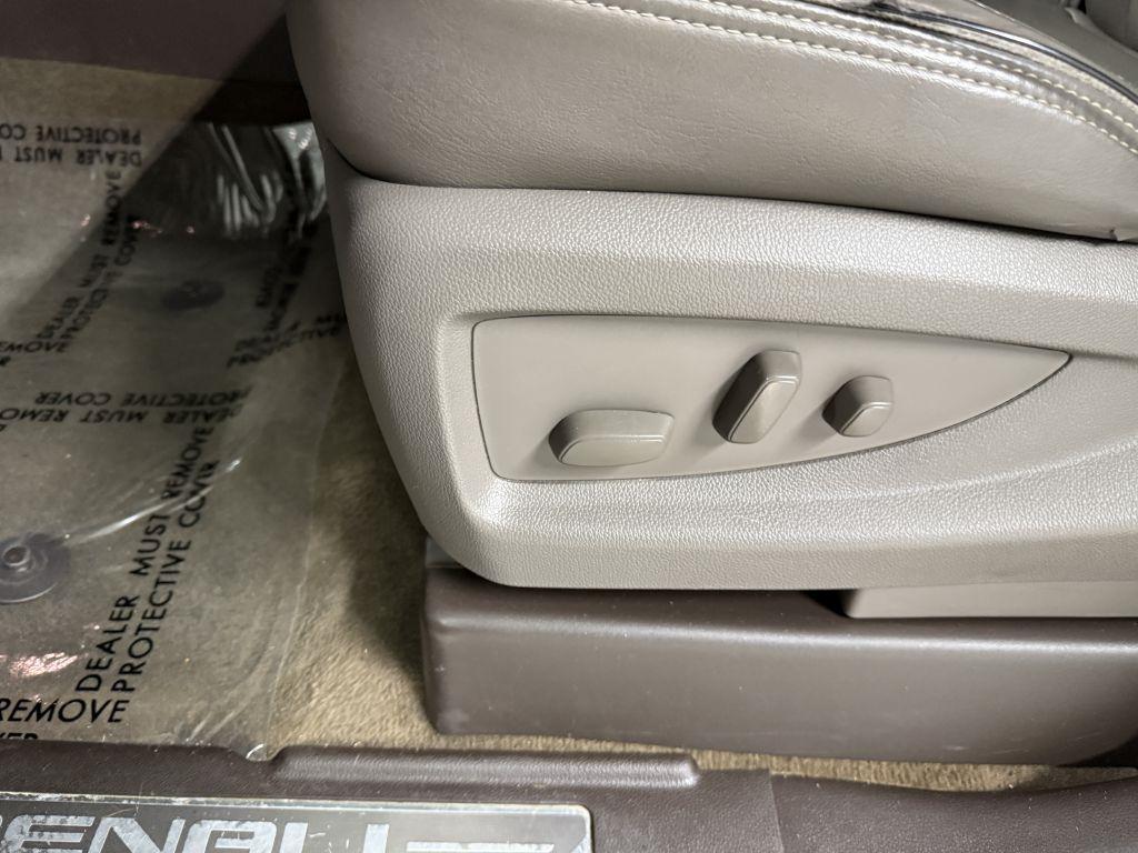 used 2018 GMC Yukon XL car, priced at $25,995