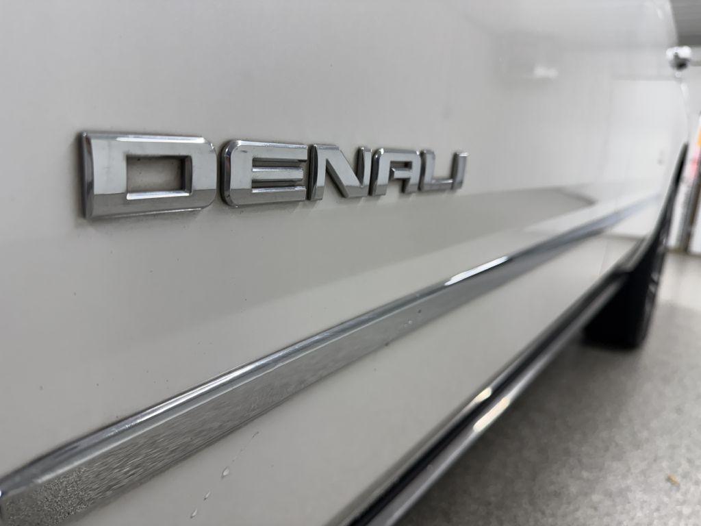 used 2017 GMC Yukon XL car, priced at $28,995