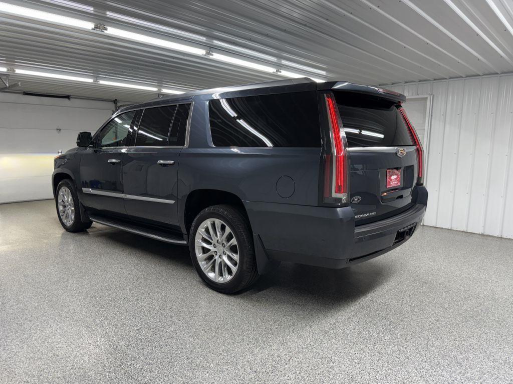 used 2019 Cadillac Escalade ESV car, priced at $28,995