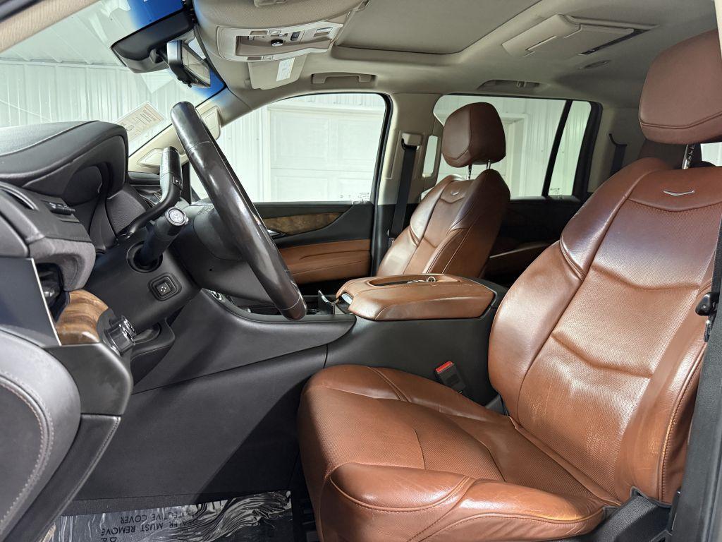 used 2019 Cadillac Escalade ESV car, priced at $28,995
