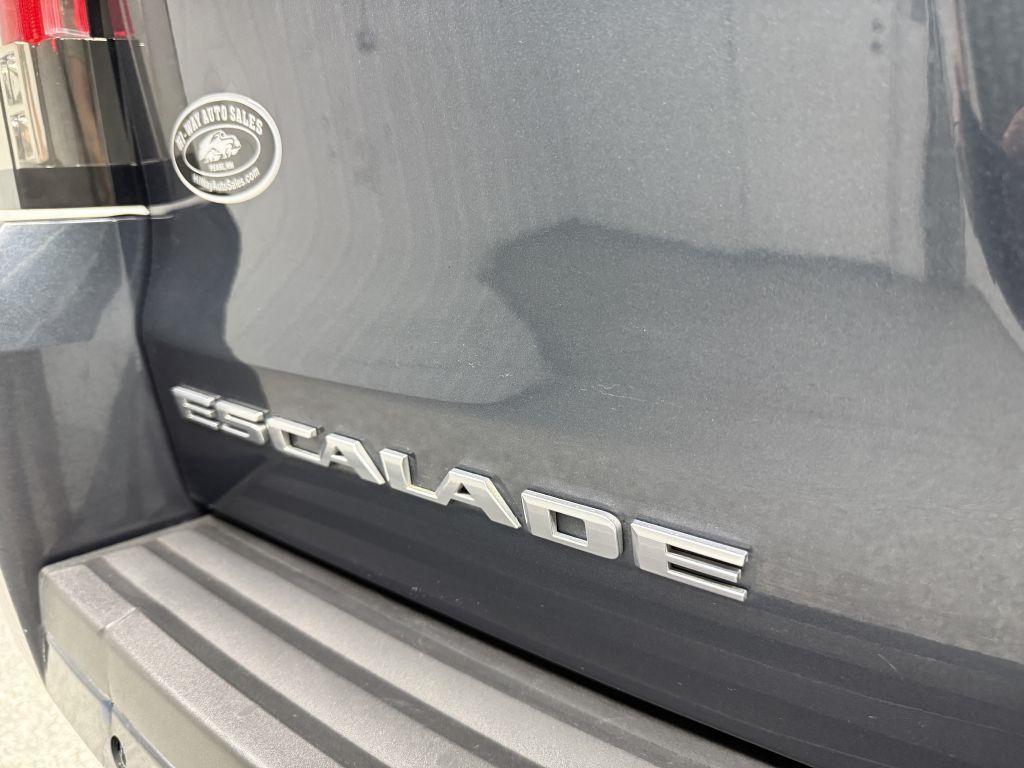 used 2019 Cadillac Escalade ESV car, priced at $28,995