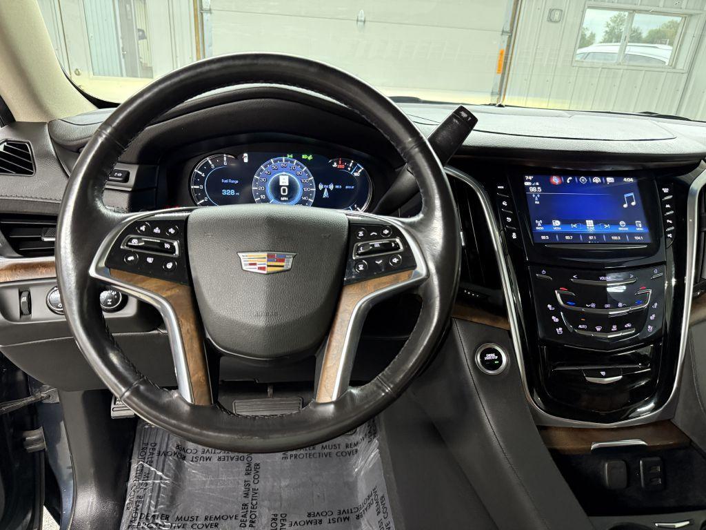 used 2019 Cadillac Escalade ESV car, priced at $28,995