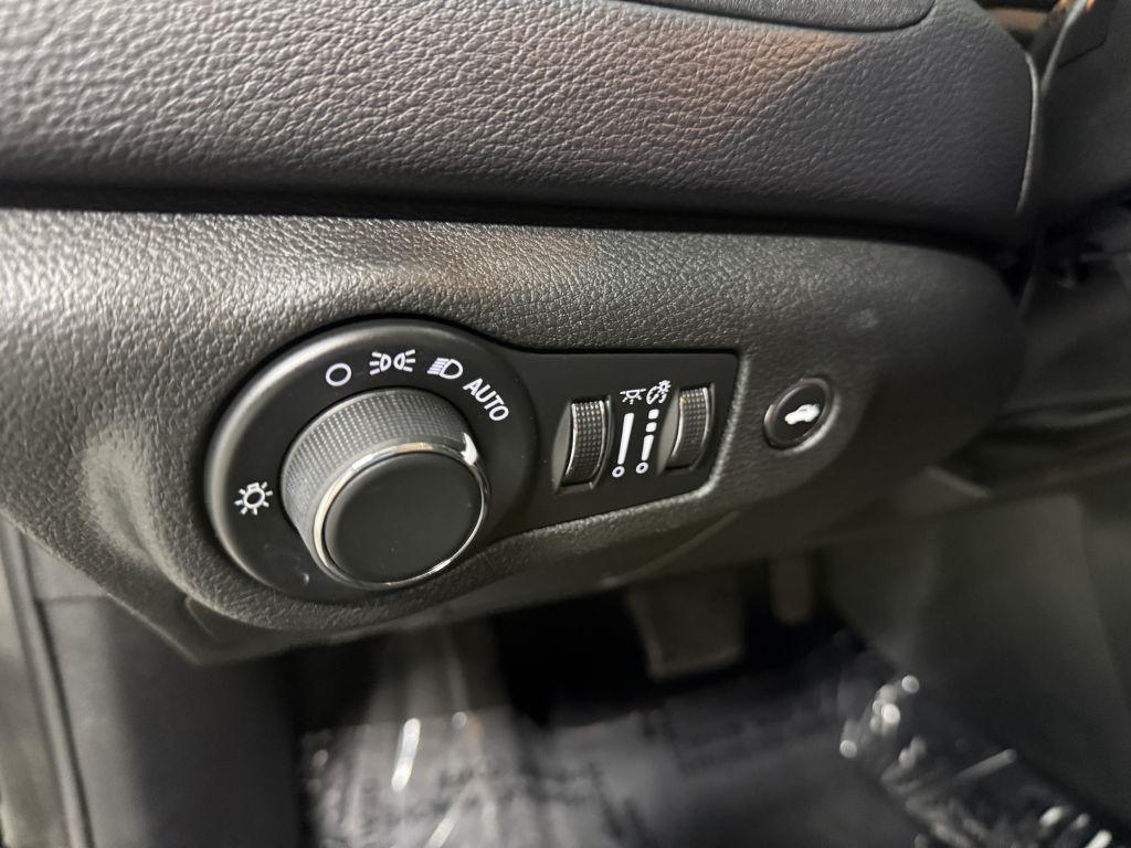 used 2015 Chrysler 200 car, priced at $8,995