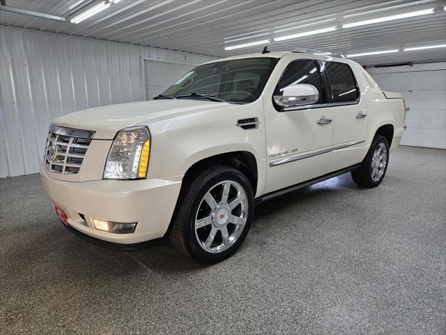 used 2013 Cadillac Escalade EXT car, priced at $20,995