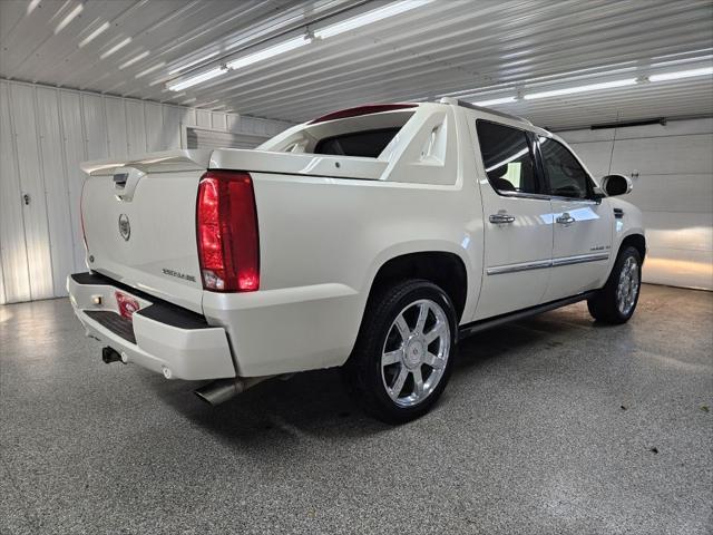 used 2013 Cadillac Escalade EXT car, priced at $20,995