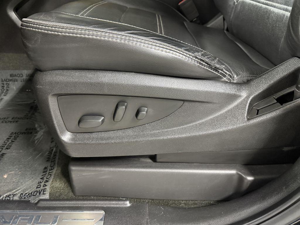 used 2017 GMC Yukon XL car, priced at $22,995