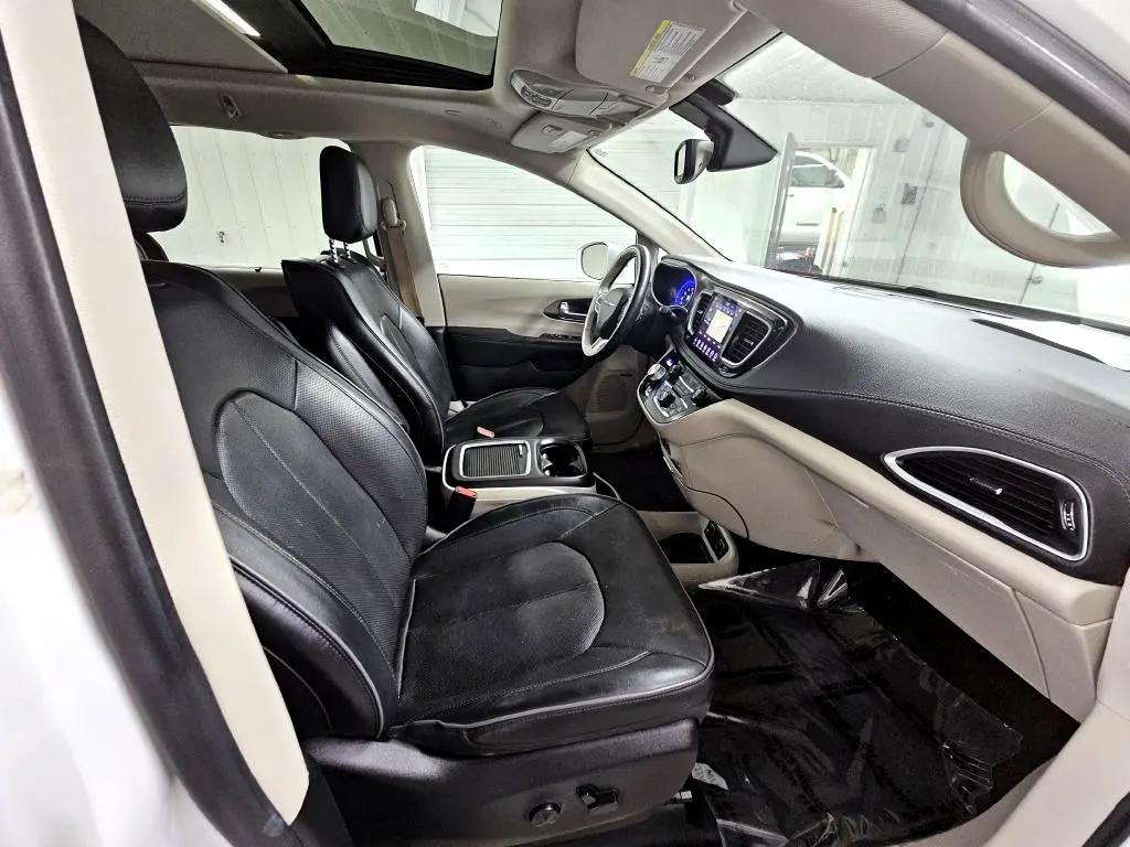 used 2018 Chrysler Pacifica car, priced at $19,995