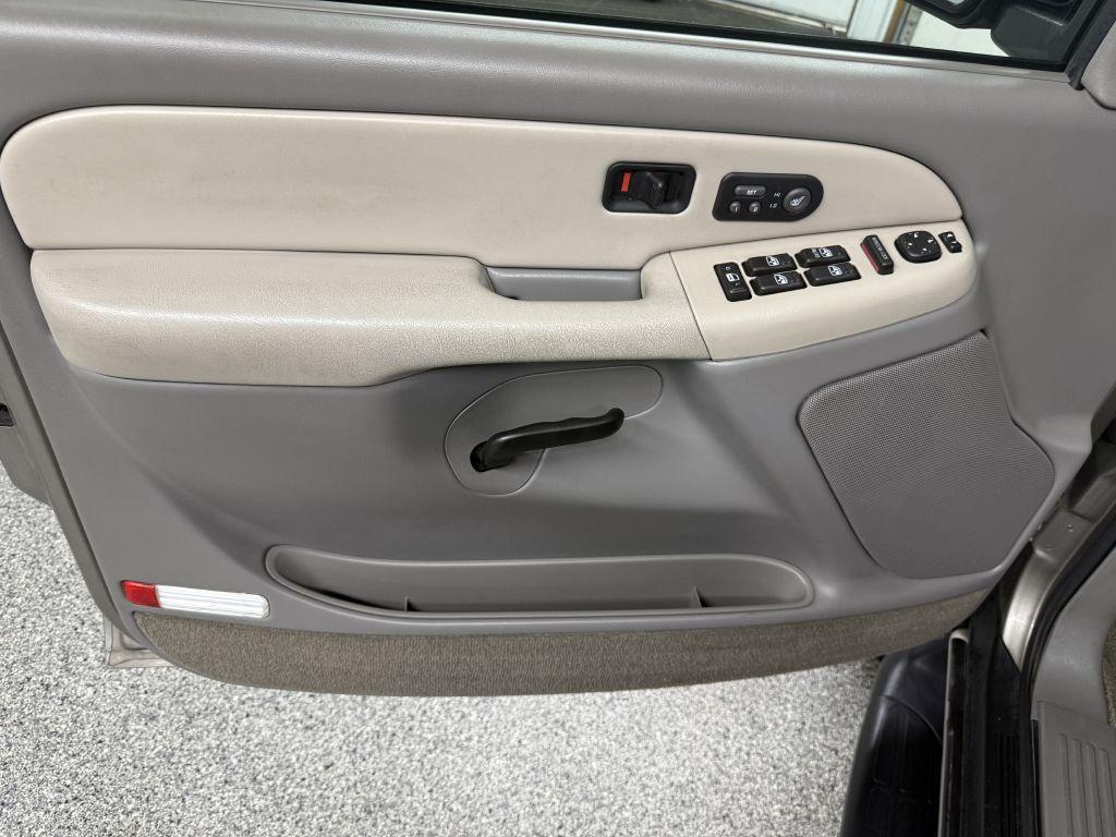 used 2001 GMC Yukon XL car, priced at $9,995