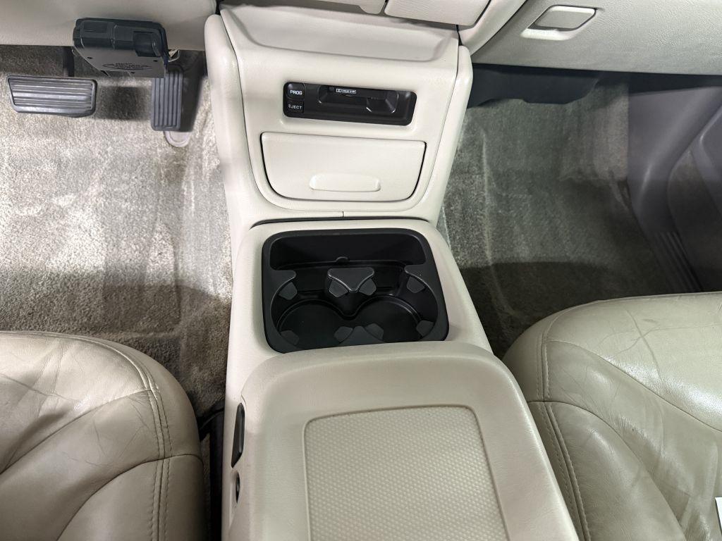 used 2001 GMC Yukon XL car, priced at $9,995