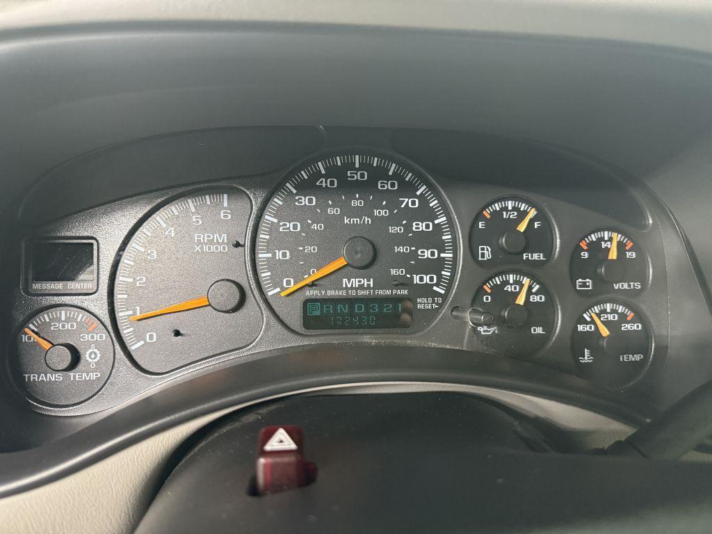 used 2001 GMC Yukon XL car, priced at $9,995