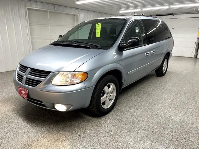 used 2005 Dodge Grand Caravan car, priced at $9,995