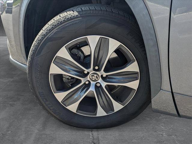 used 2021 Toyota Highlander car, priced at $29,992