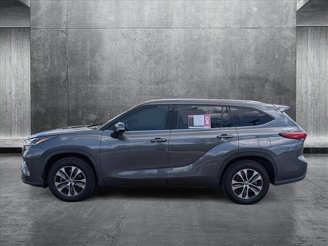 used 2021 Toyota Highlander car, priced at $29,992