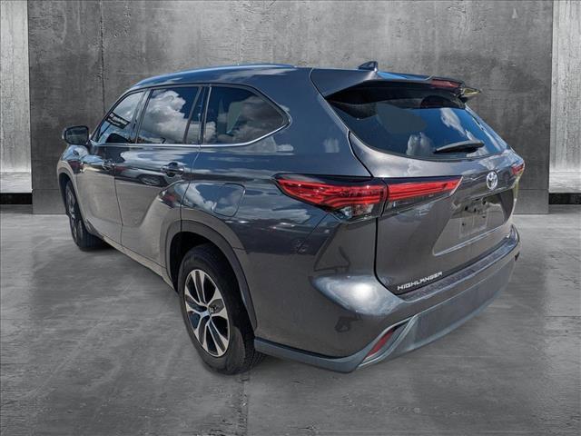 used 2021 Toyota Highlander car, priced at $29,992