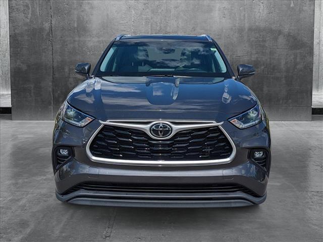 used 2021 Toyota Highlander car, priced at $29,992