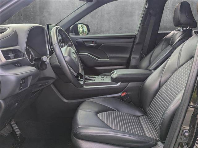 used 2023 Toyota Highlander car, priced at $44,995