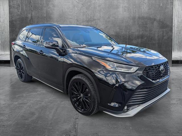 used 2023 Toyota Highlander car, priced at $44,995