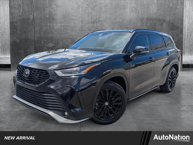 used 2023 Toyota Highlander car, priced at $44,995