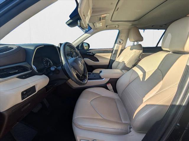 used 2021 Toyota Highlander car, priced at $31,099
