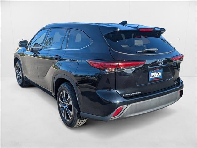 used 2021 Toyota Highlander car, priced at $31,099
