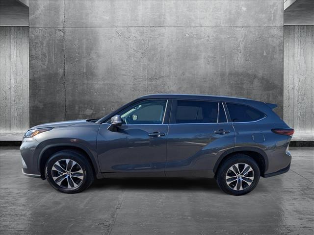 used 2024 Toyota Highlander car, priced at $42,995
