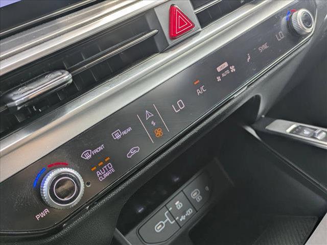 used 2024 Kia Sorento car, priced at $25,902