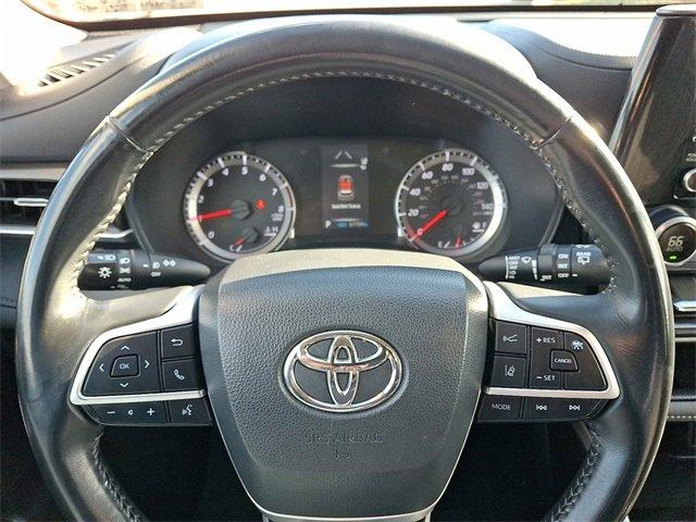 used 2022 Toyota Highlander car, priced at $35,990
