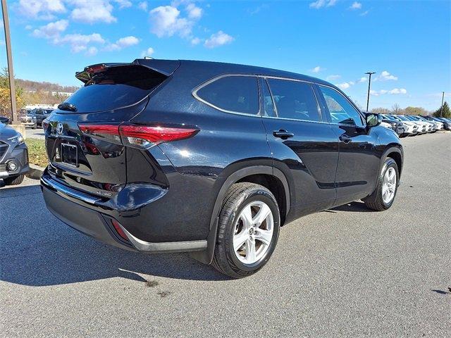 used 2022 Toyota Highlander car, priced at $35,990