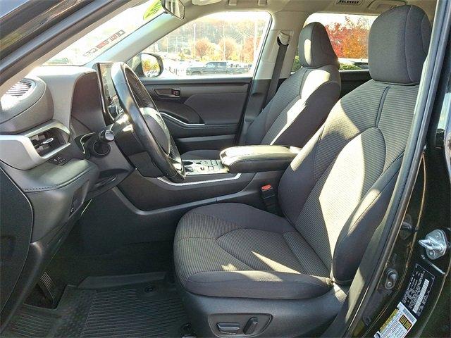 used 2022 Toyota Highlander car, priced at $35,990