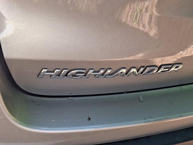 used 2014 Toyota Highlander car, priced at $18,995