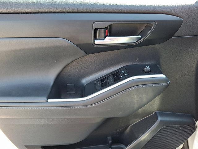 used 2022 Toyota Highlander car, priced at $38,990