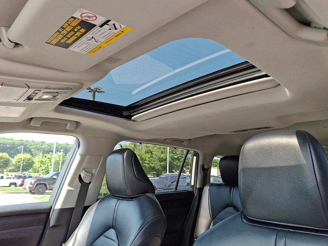used 2022 Toyota Highlander car, priced at $38,990