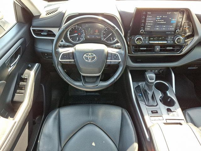 used 2022 Toyota Highlander car, priced at $38,990