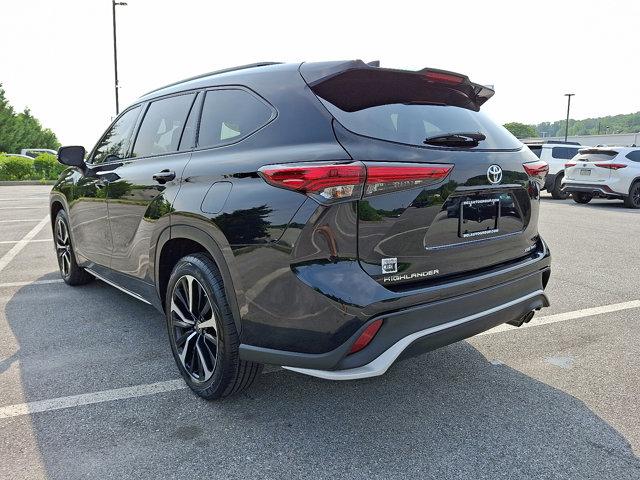 used 2022 Toyota Highlander car, priced at $39,995
