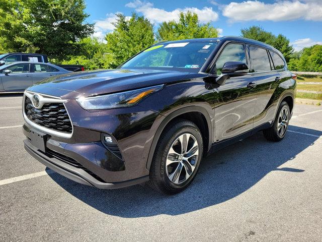 used 2021 Toyota Highlander car, priced at $32,590