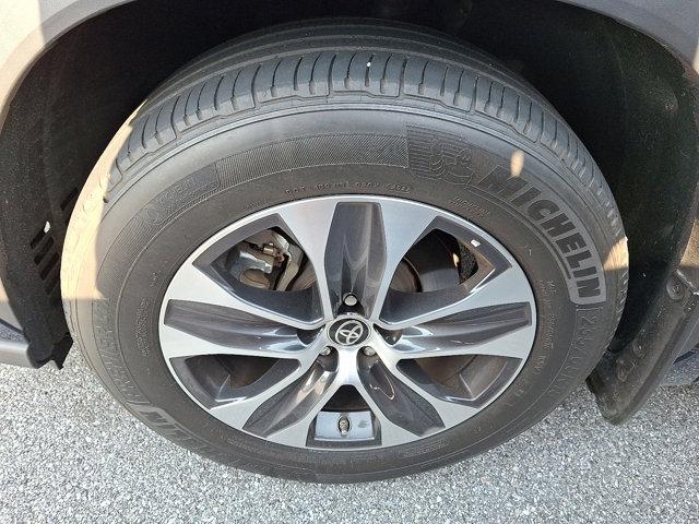 used 2022 Toyota Highlander car, priced at $40,990