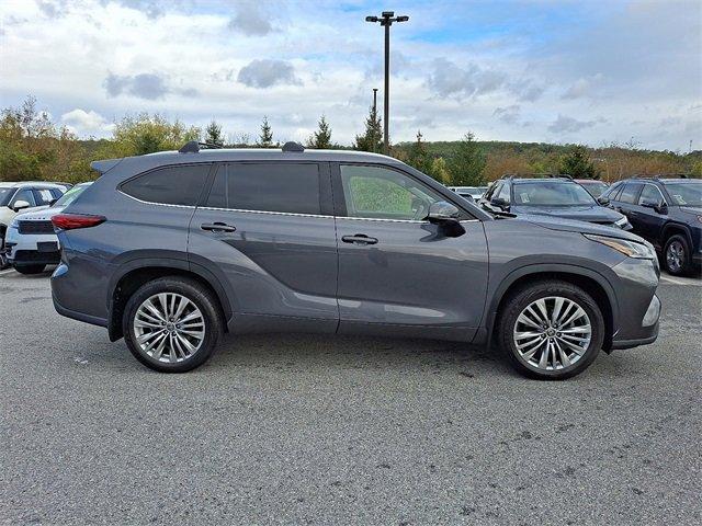 used 2023 Toyota Highlander car, priced at $41,995