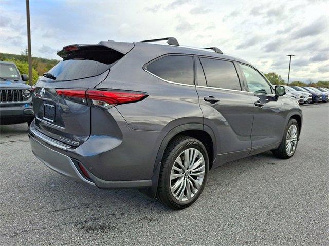 used 2023 Toyota Highlander car, priced at $41,995