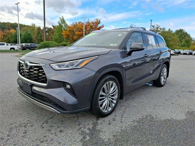 used 2023 Toyota Highlander car, priced at $41,995
