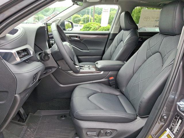 new 2025 Toyota Highlander car, priced at $55,803